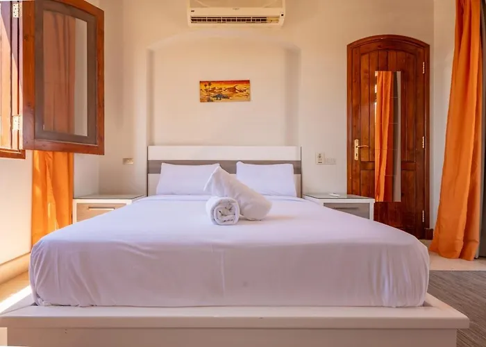 Nyaraló Italian Compound 3br Townhouse Lagoon-front Terrace & Direct Access, El Gouna Gurdaka