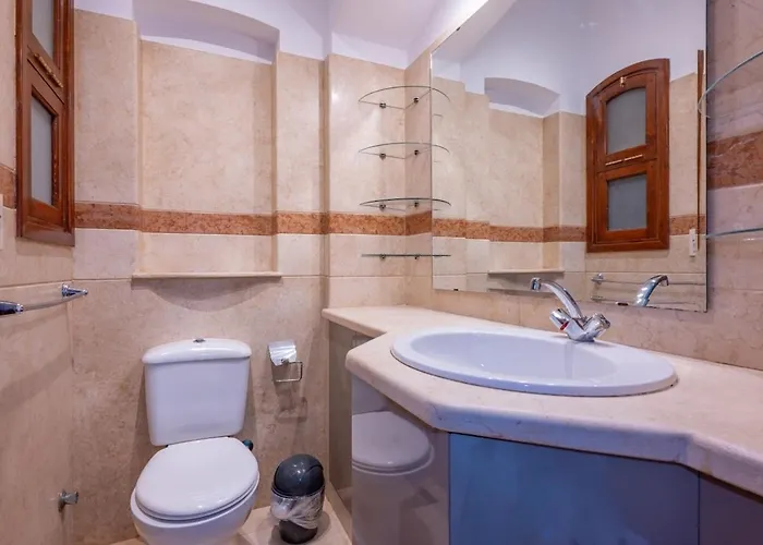 Italian Compound 3br Townhouse Lagoon-front Terrace & Direct Access, El Gouna Nyaraló Gurdaka