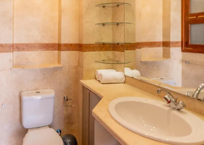 Italian Compound 3br Townhouse Lagoon-front Terrace & Direct Access, El Gouna Nyaraló
