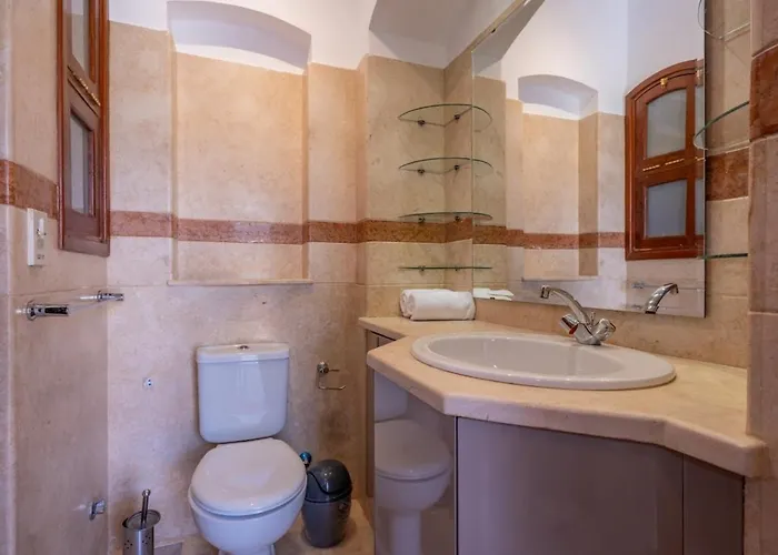 בית נופש Italian Compound 3br Townhouse Lagoon-front Terrace & Direct Access, El Gouna *