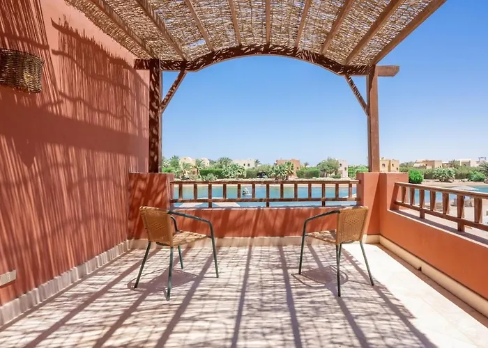 Nyaraló Italian Compound 3br Townhouse Lagoon-front Terrace & Direct Access, El Gouna
